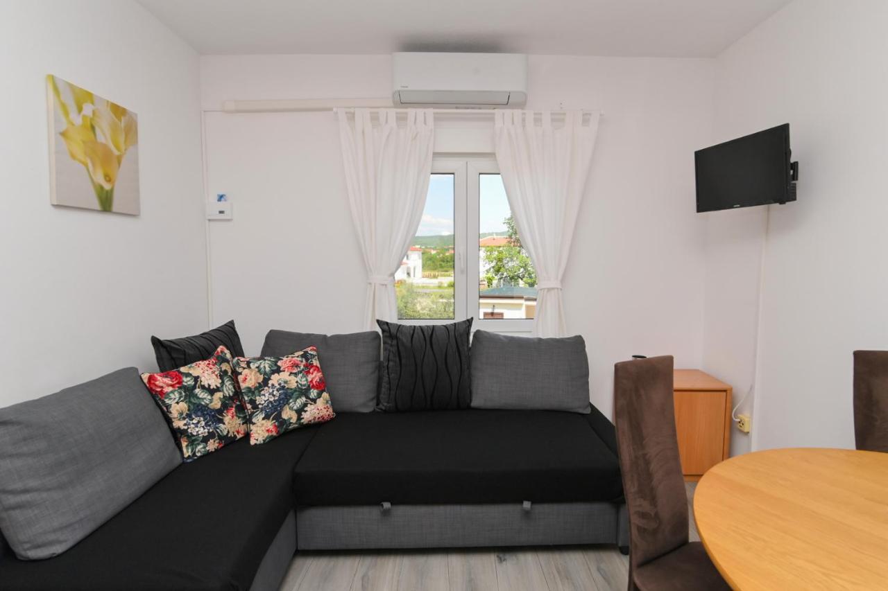 Apartments Basic Sveti Anton 88 มาลินสกา ภายนอก รูปภาพ