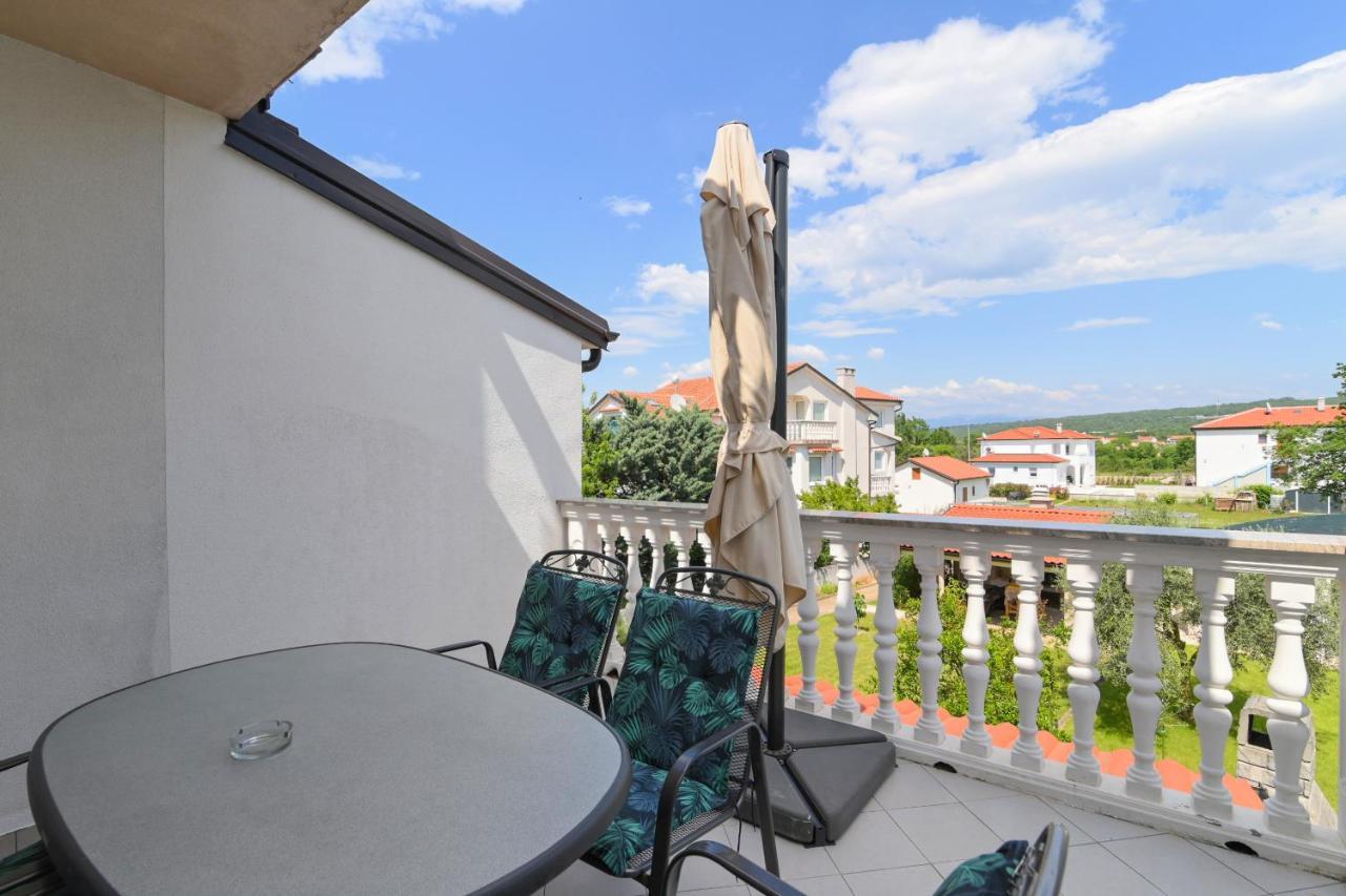 Apartments Basic Sveti Anton 88 มาลินสกา ภายนอก รูปภาพ